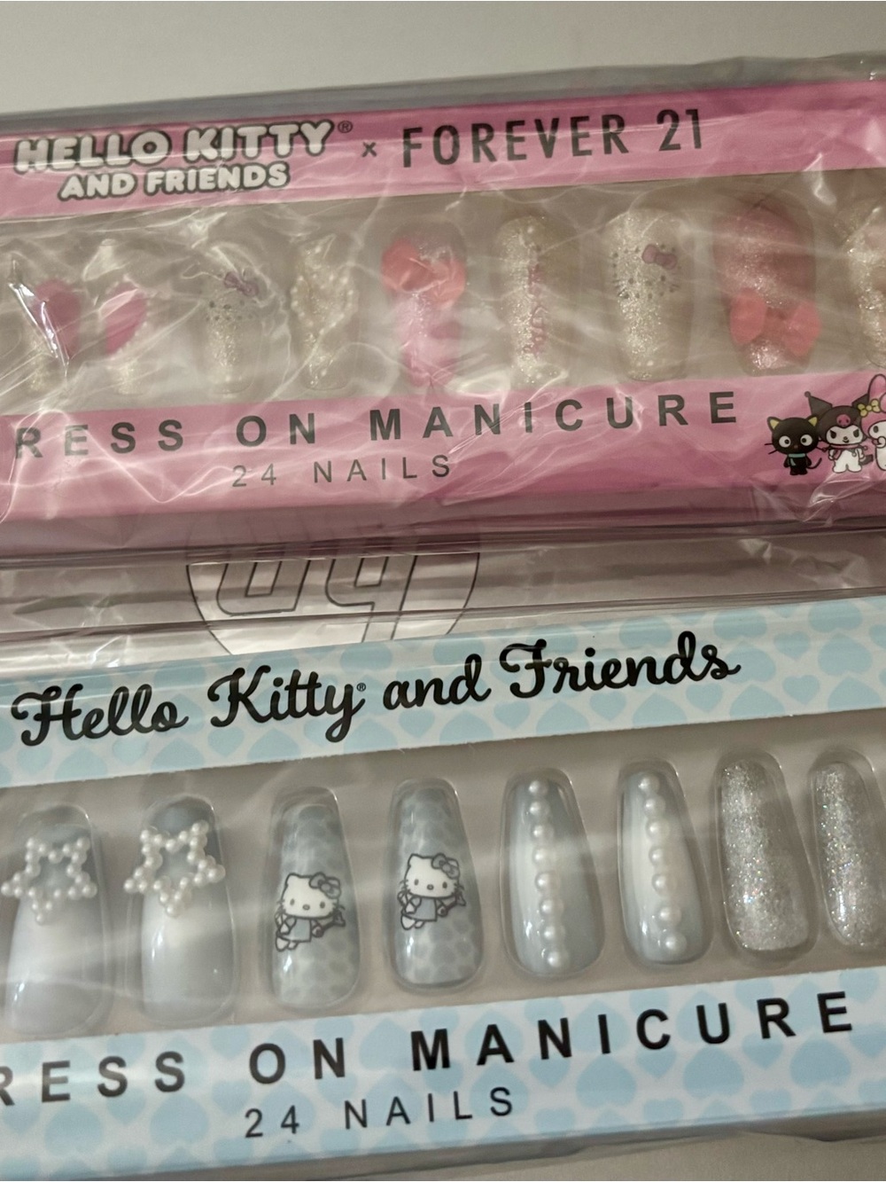 🩷🤍 Hello Kitty Press On Nails - Bundle of Pink and Blue - Forever 21 Exclusive - Picture 4 of 8